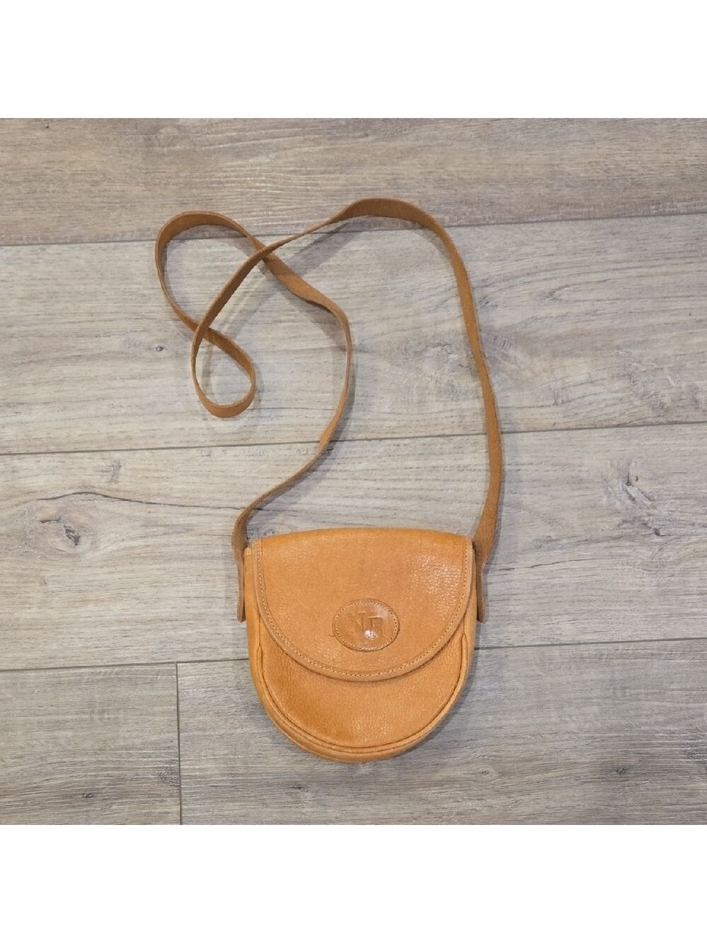Vintage/Retro 90's Tan Leather Crossbody Northern Reflections Bag